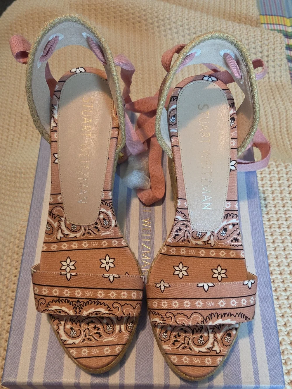 NIB Stuart Weitzman Illeana Bandana Print Espadrille Sandal Rose Pink Size 9.5